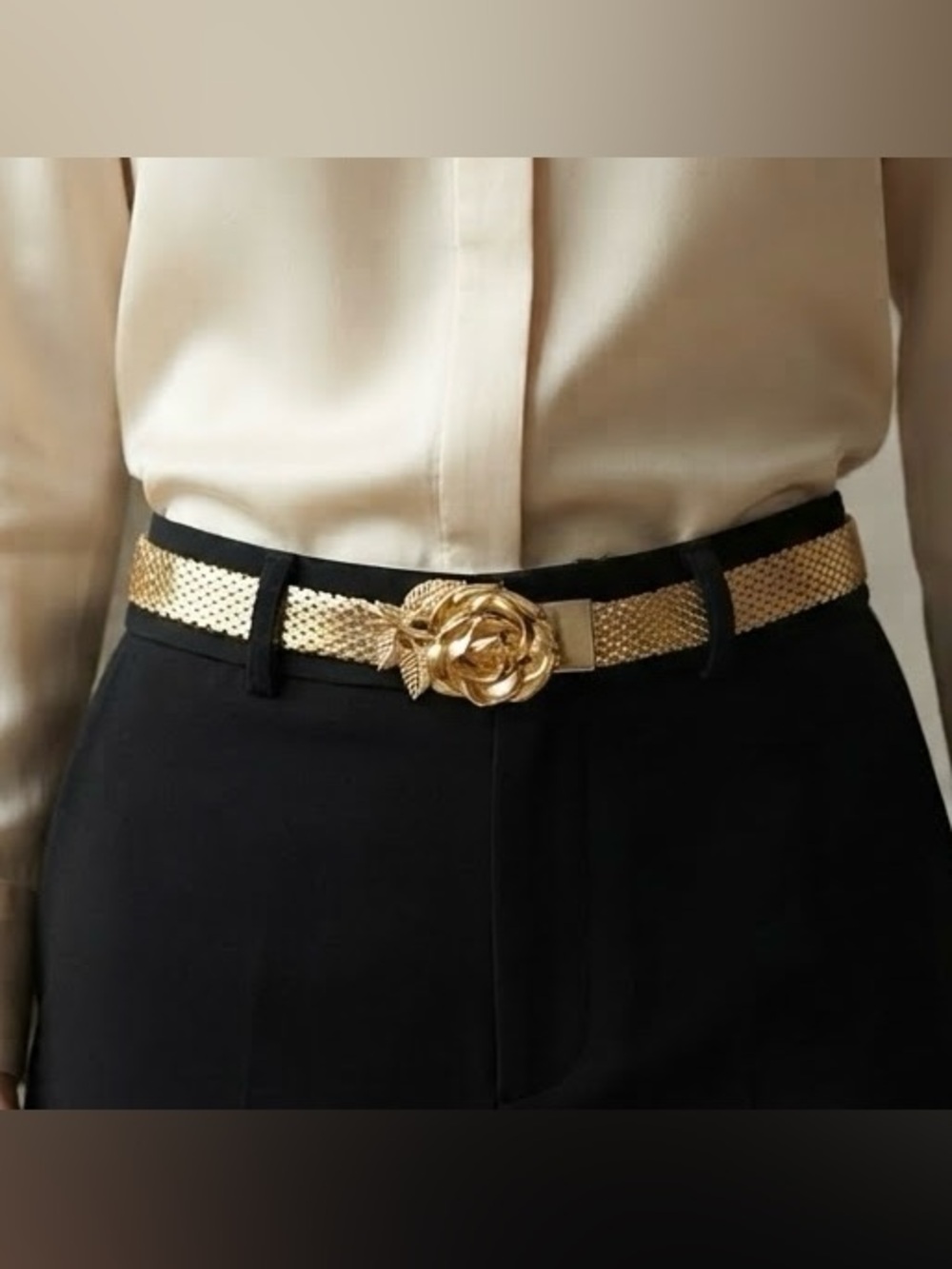 Vintage 80s Gold Mesh Chain Belt Rose Buckle Size S Metal Statement Accessory